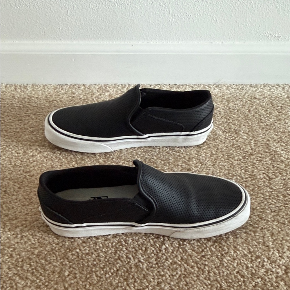 Vans Classic Black Slip-On Sneakers with White Trim- Women’s Size 6.5 - Picture 3 of 7
